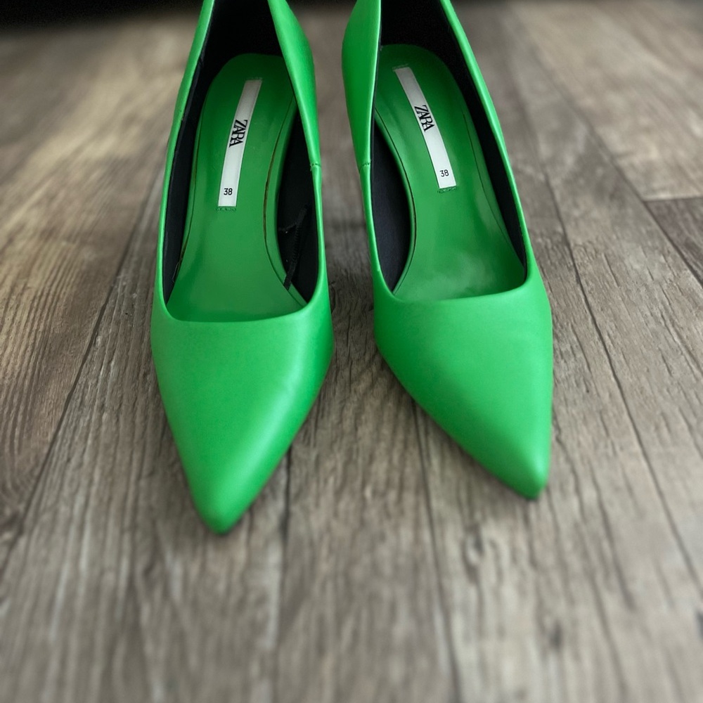 🎉SOLD🎉 Zara Green Stiletto Heels